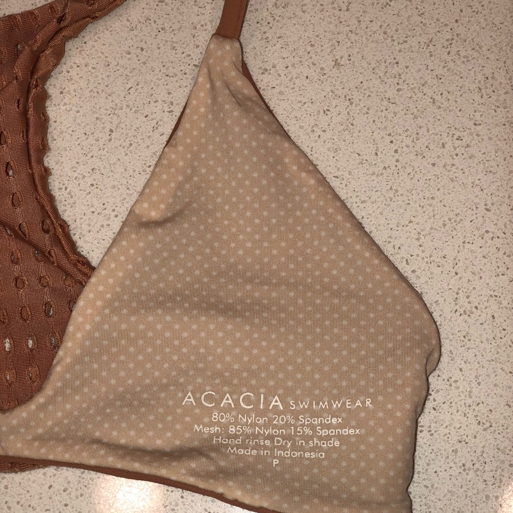 Acacia set in topless - Picture 3 of 6